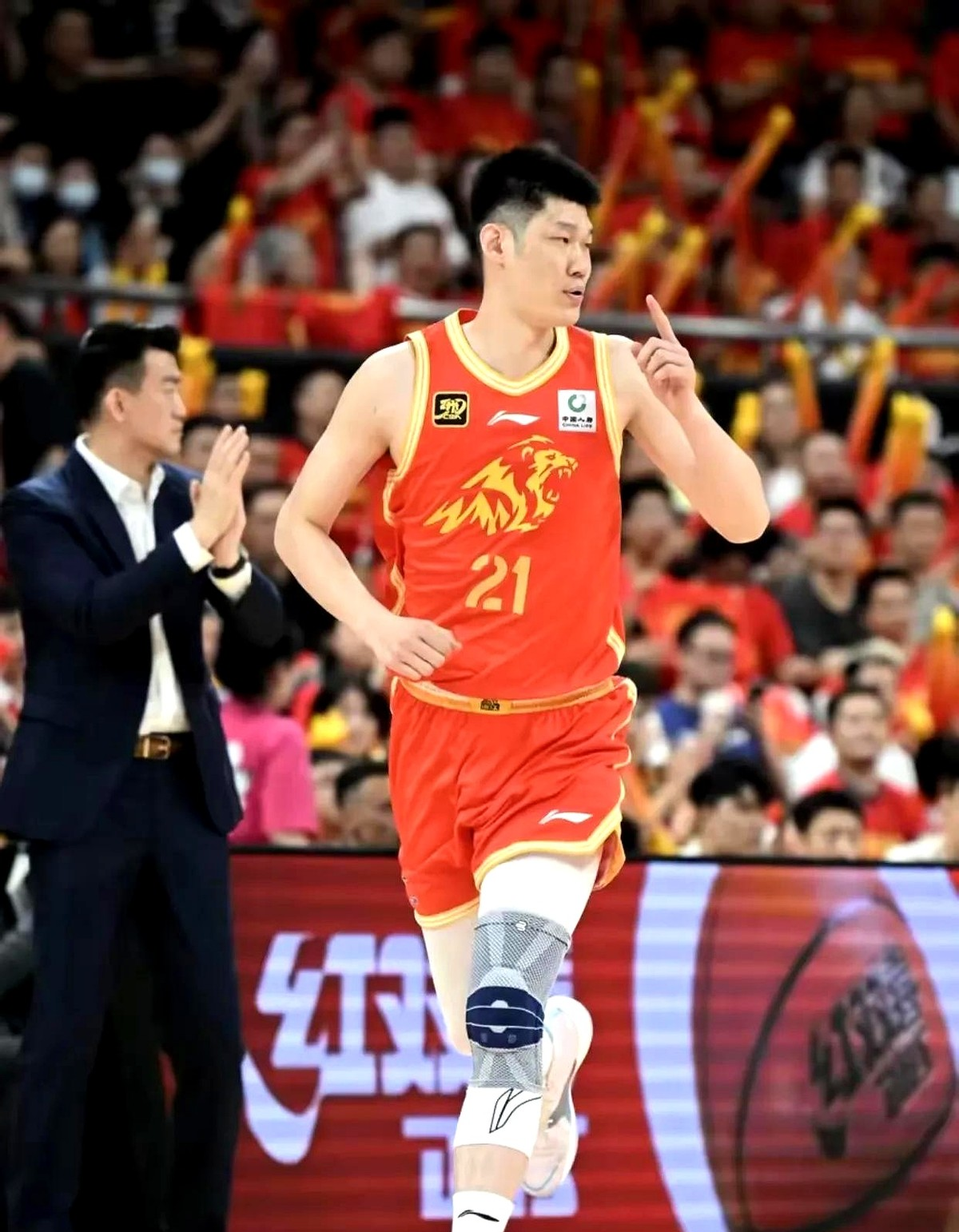 开云在线-包含CBA常规赛清晨走向成谜；奥兰多魔术造点机会；球迷炸锅；资深球员宣示担当的词条